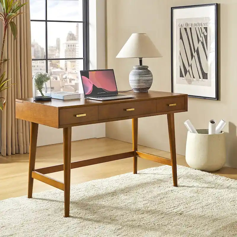 Un bureau d'ordinateur de 122 cm avec un design moderne de style médiéval et des ports USB.