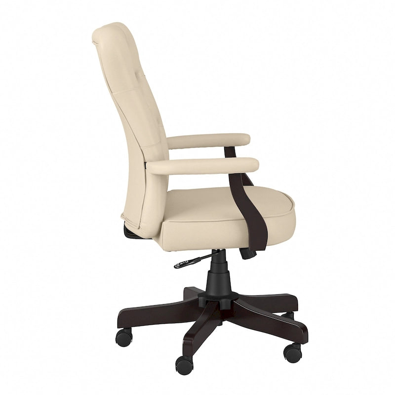 Fauteuil de bureau haut dossier avec accoudoirs et coussins